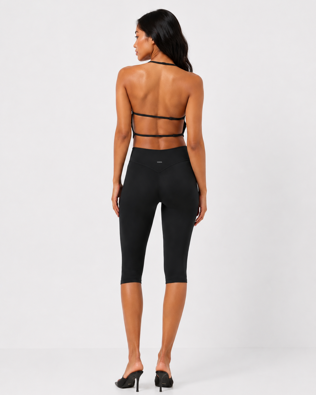 Essential capri - black