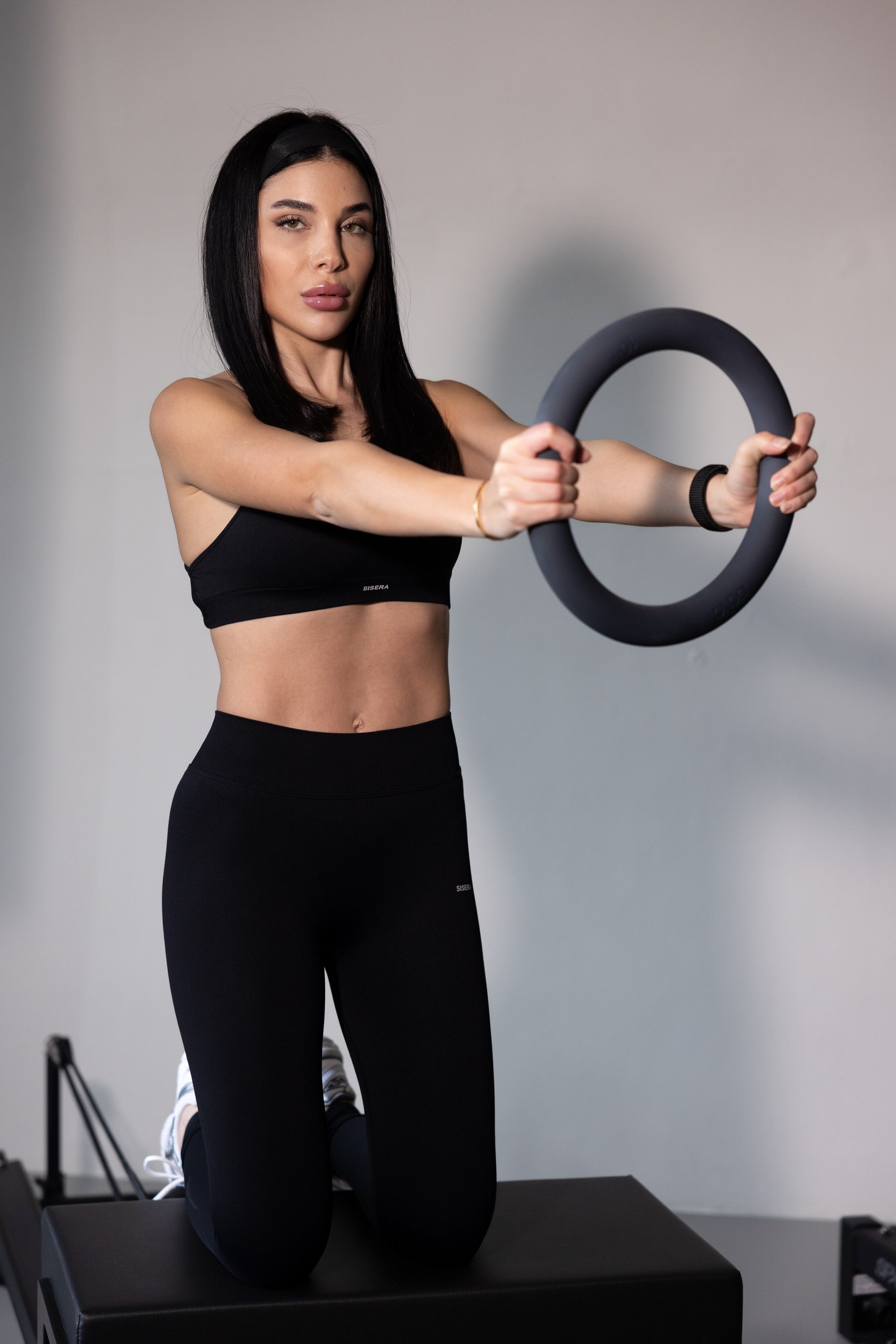 The Balance Seamless Bra in Black