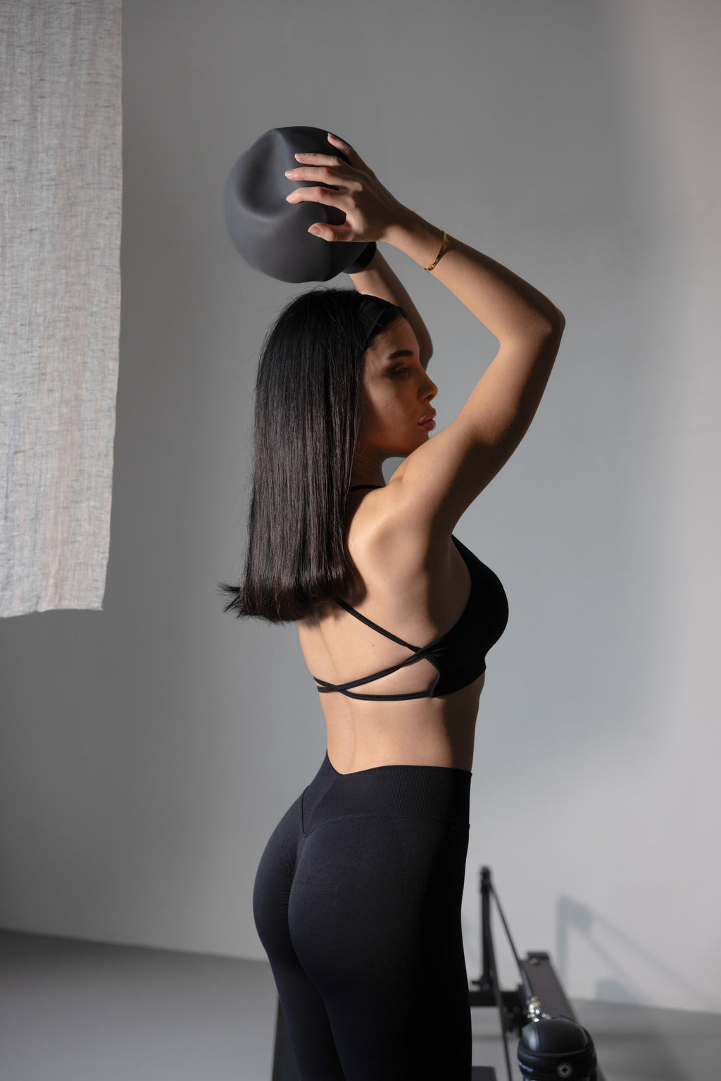 The Balance Seamless Bra in Black