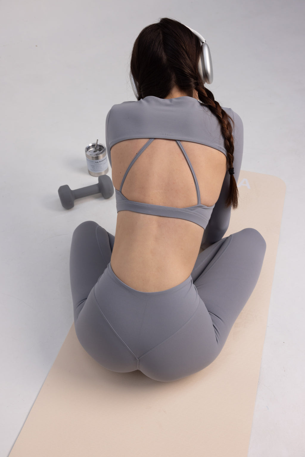 Aura Legging in Grey