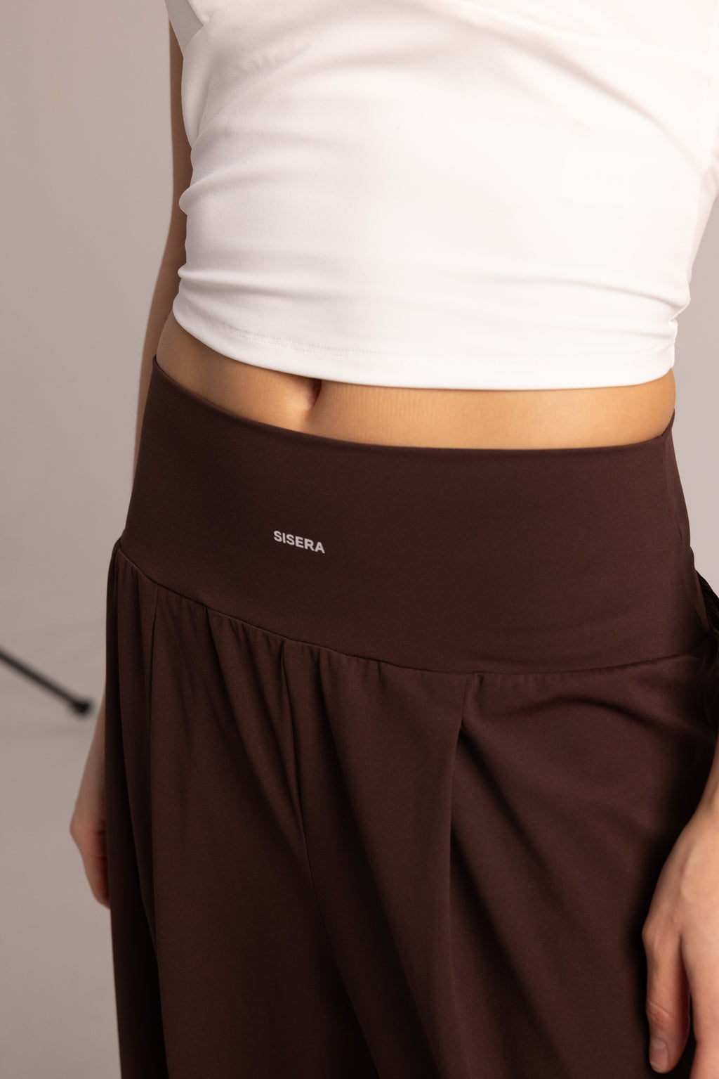The Flow Pants in Brown