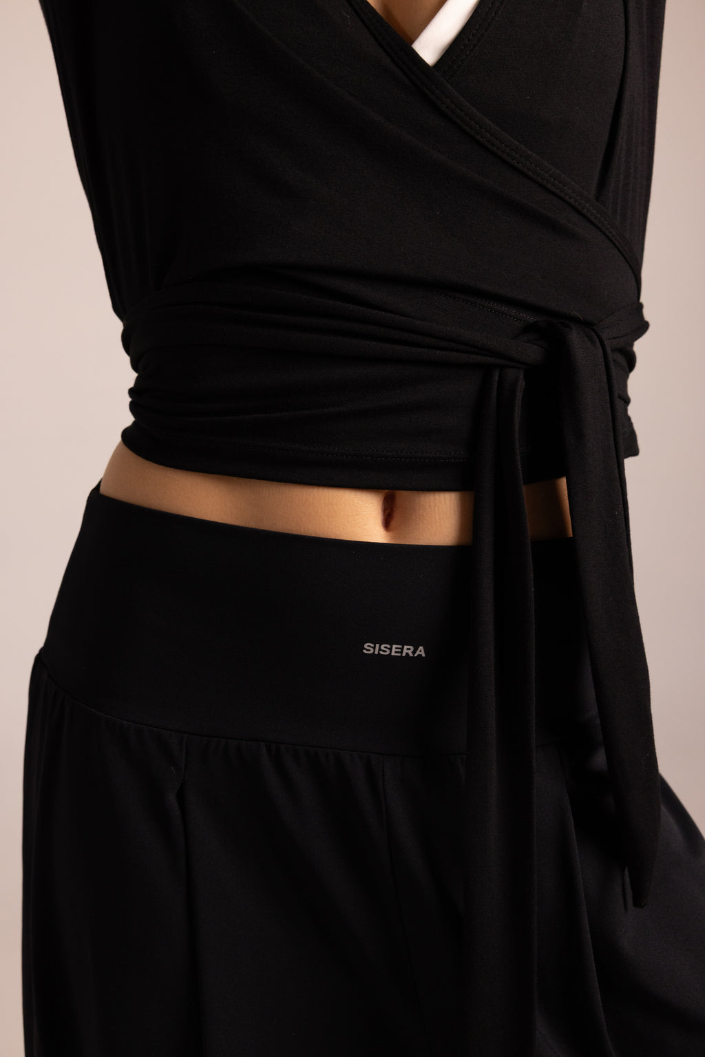 The Flow Pants in Black